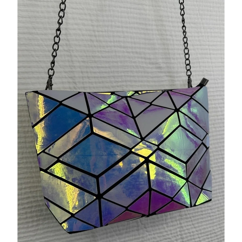 Hot Look Geometric Luminous‎ Iridescent Holographic Crossbody Purse